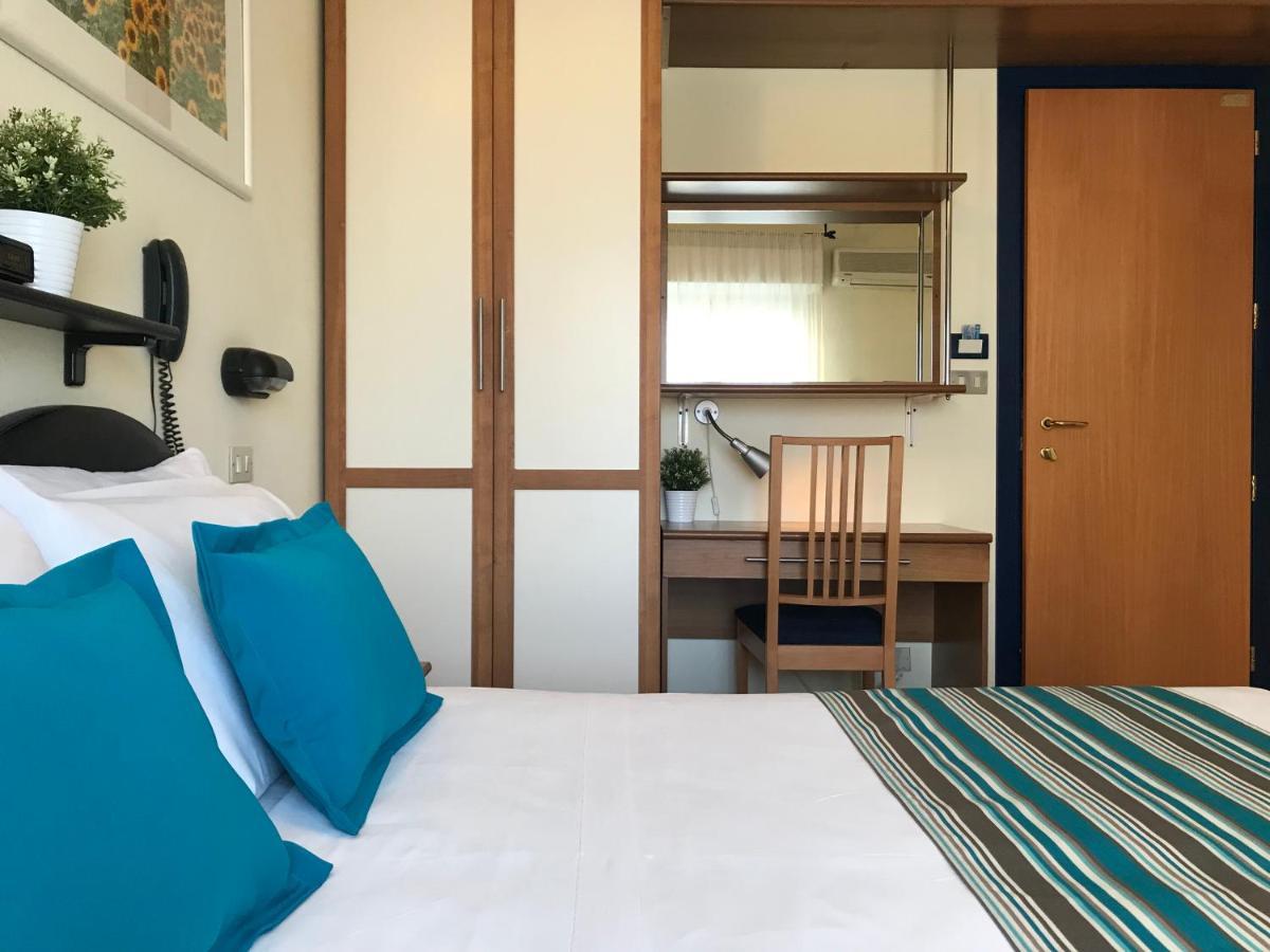 Golf Hotel Риччоне Экстерьер фото
